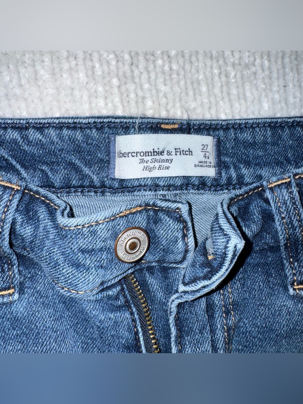 Abercrombie & Fitch Women's Light Blue The Skinny High Rise Jeans size 4 - 27